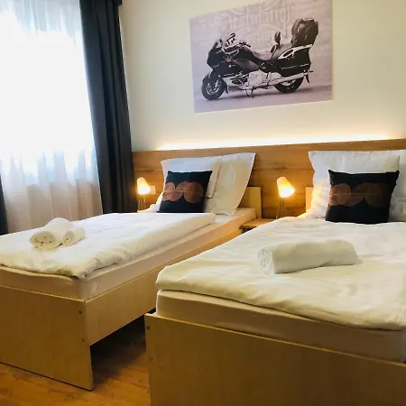 Hotel Panzio Route 87 - With Self Check In Taplanszentkereszt