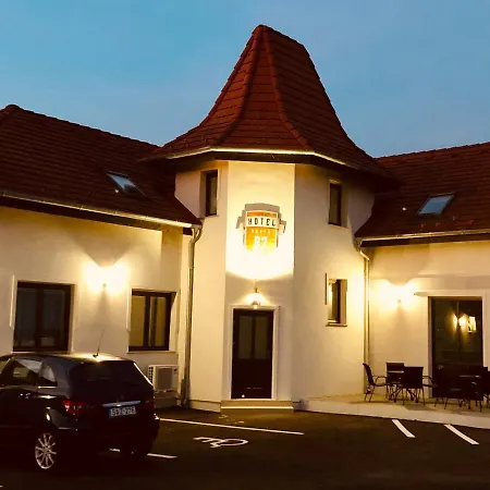 Hotel Panzio Route 87 - With Self Check In 3*