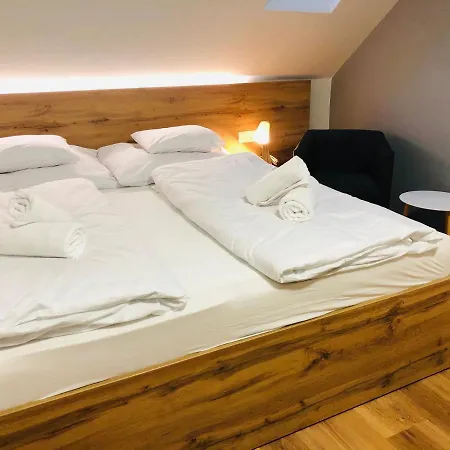 Hotel Panzio Route 87 - With Self Check In 3*